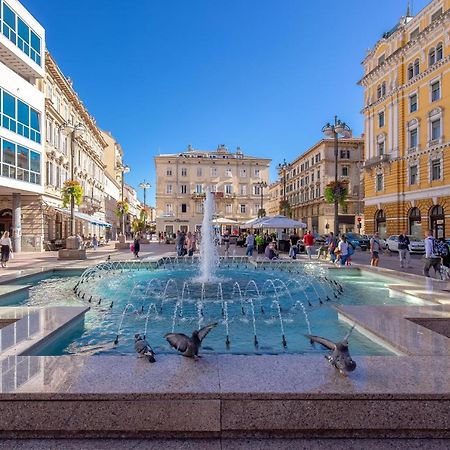 Adria Square Studios Рийека Екстериор снимка