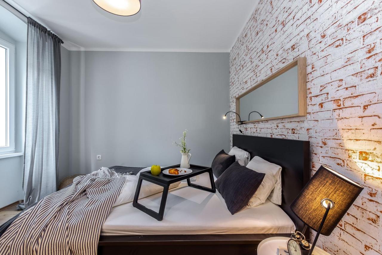Adria Square Studios Рийека Екстериор снимка