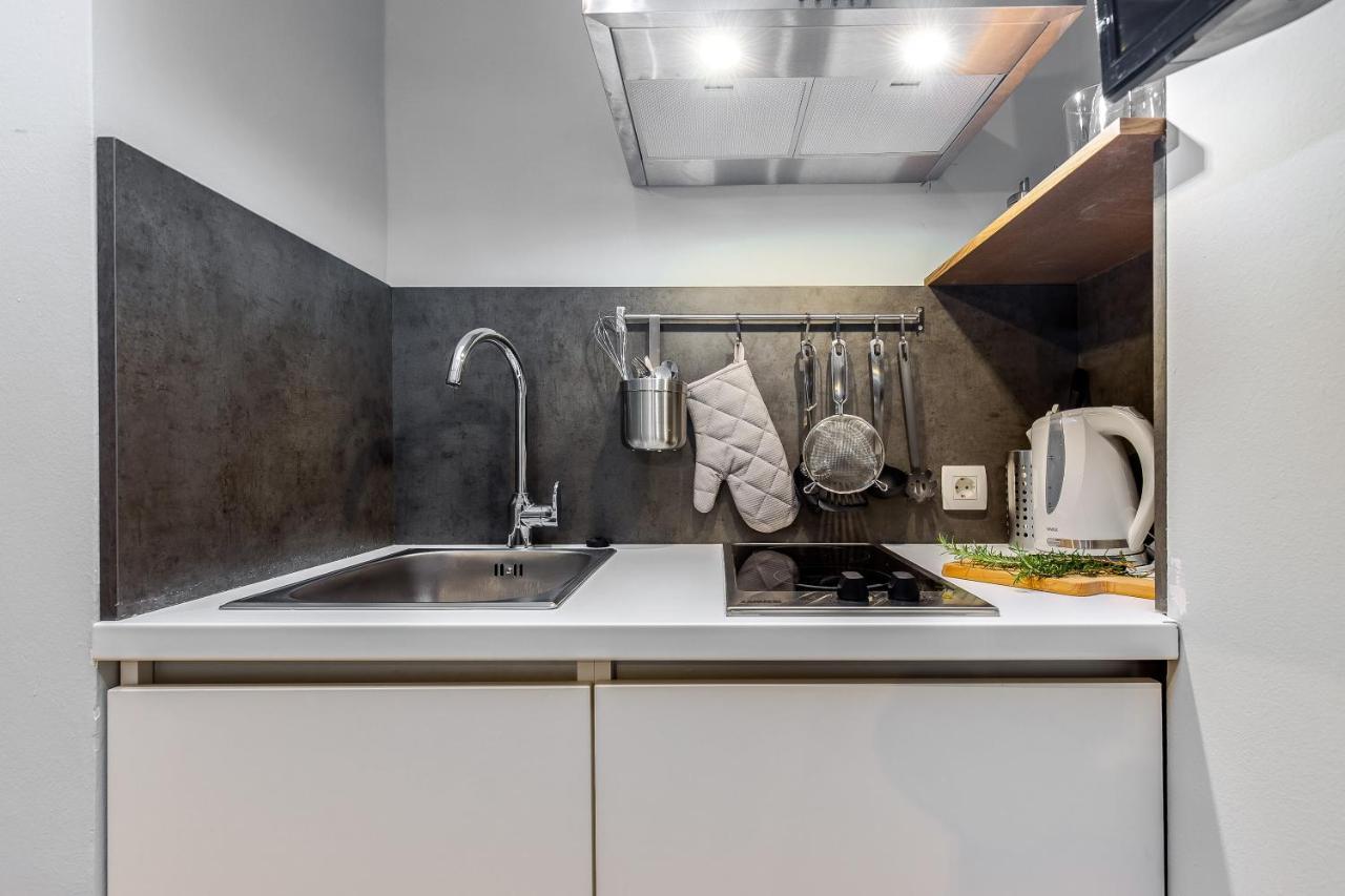 Adria Square Studios Рийека Екстериор снимка