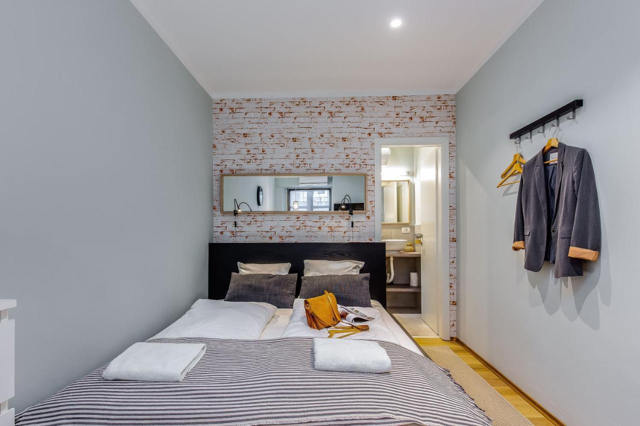 Adria Square Studios Рийека Екстериор снимка