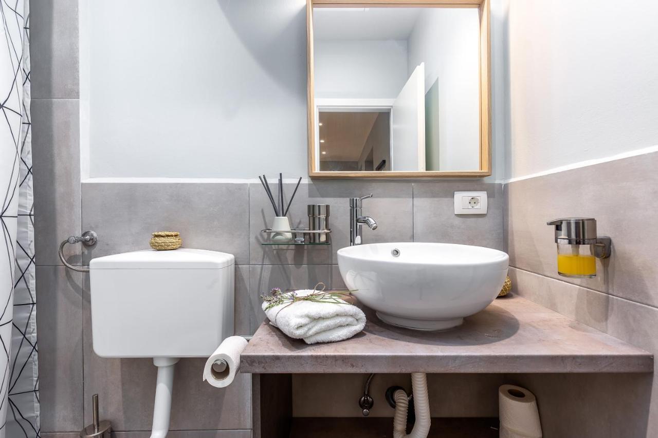 Adria Square Studios Рийека Екстериор снимка