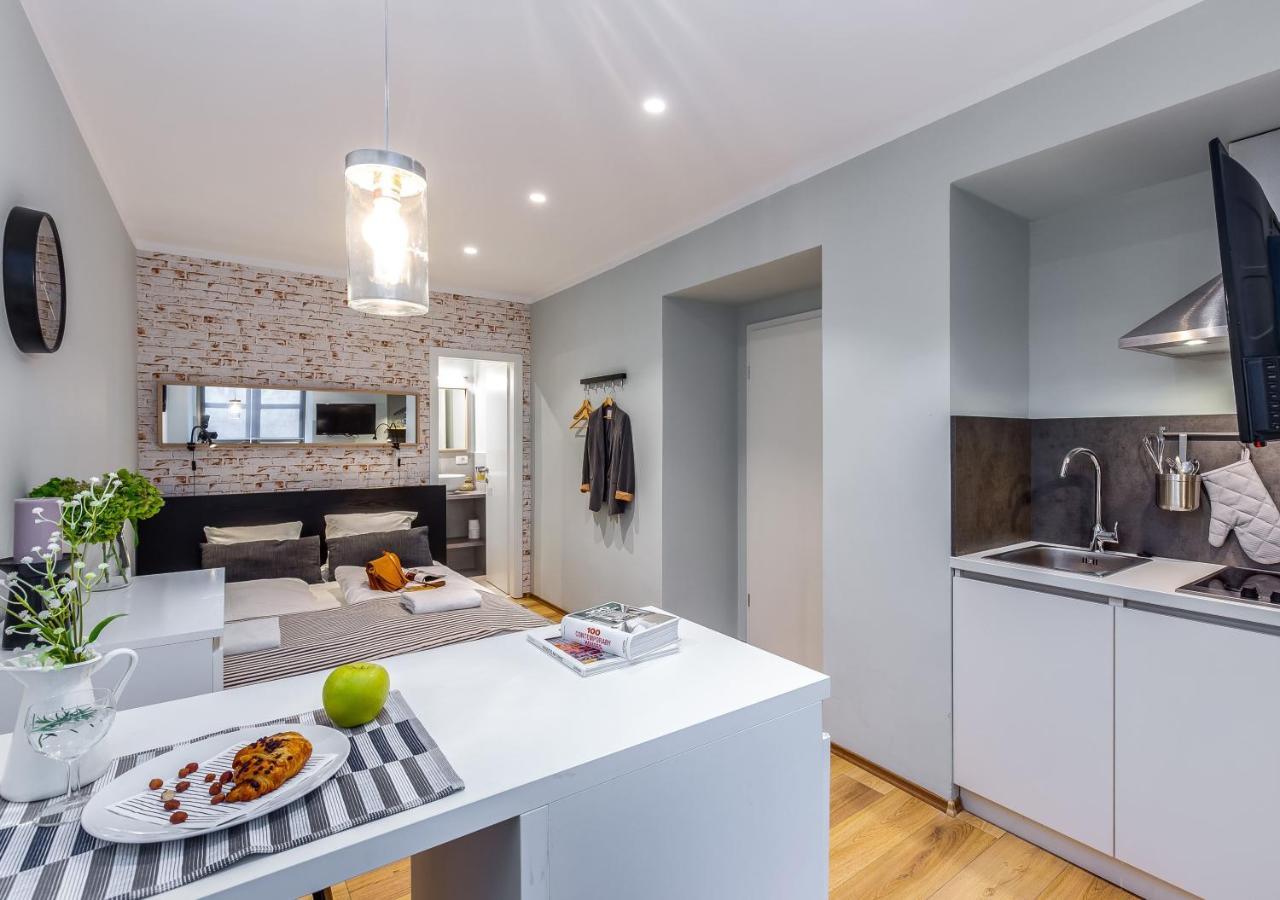 Adria Square Studios Рийека Екстериор снимка